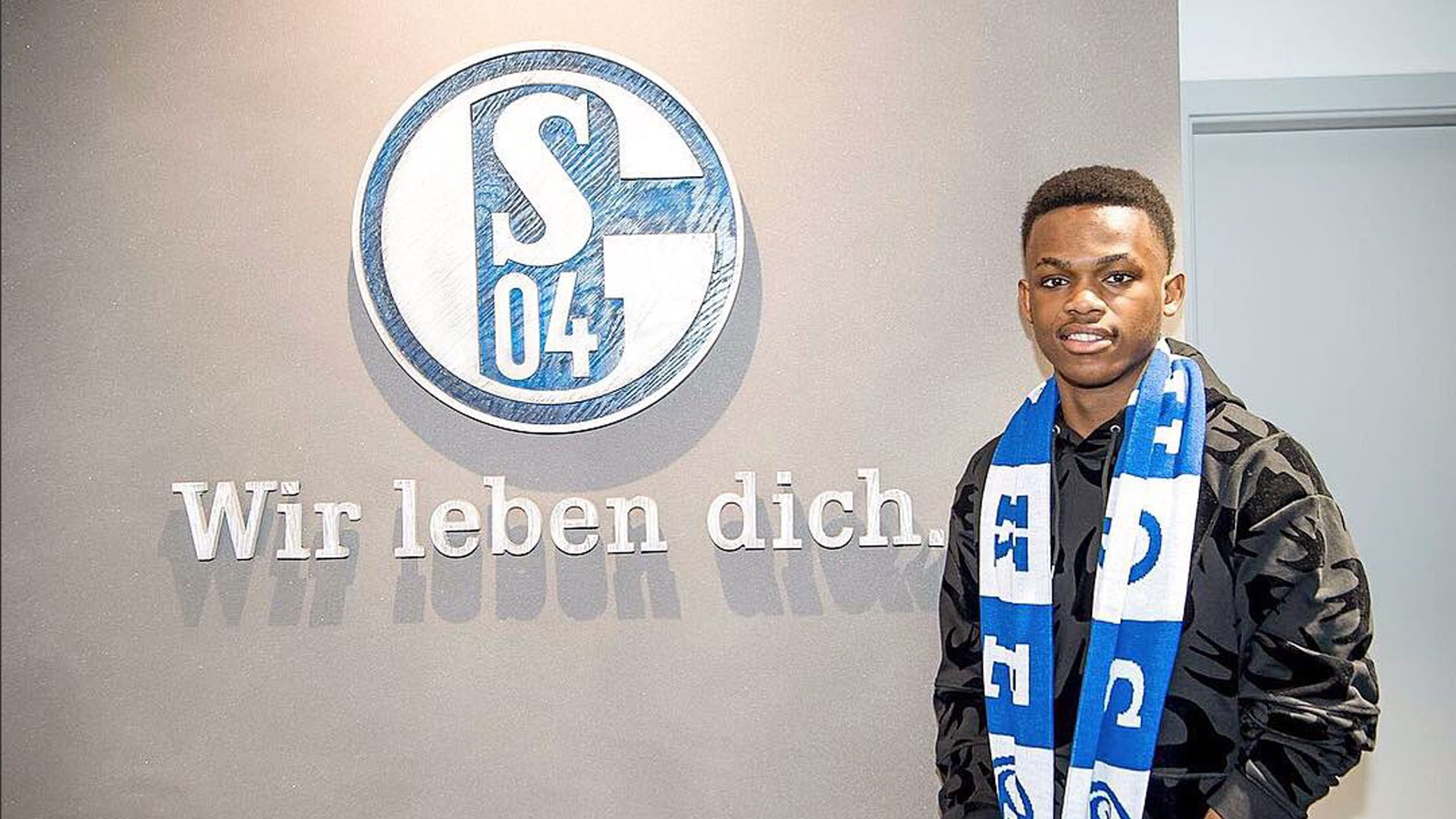 尤其是年轻 尤其是年轻