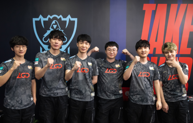 频繁在国际 频繁在国际